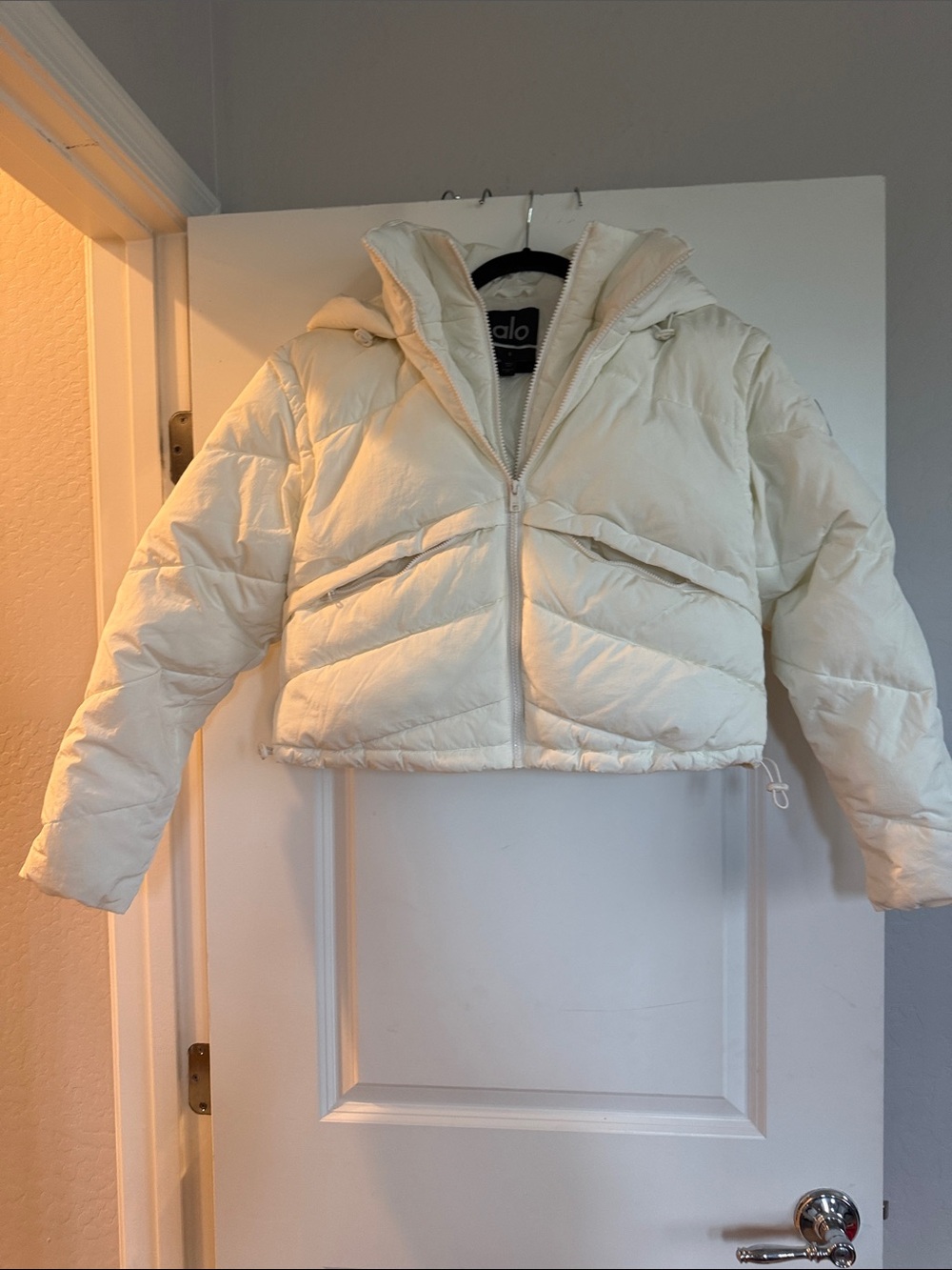 ALO Yoga Cream Cropped Puffer Jacket with Hood